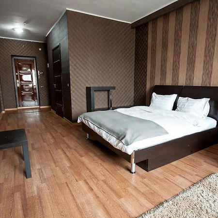 Апартаменты На Маркова Almaty Extérieur photo
